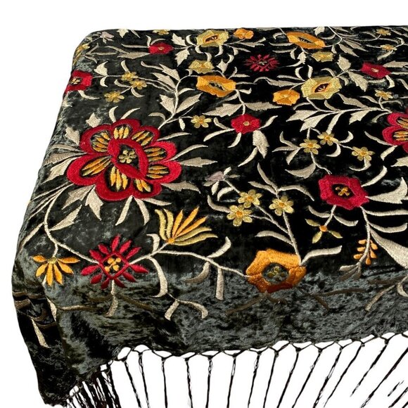 Embroidered Green Velvet Topper Shawl 56" Square w/ Fringe Luxury Tablecloth - Picture 6 of 12